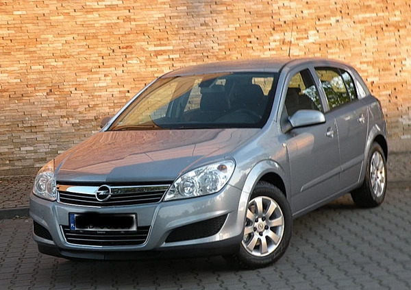 Opel Astra cena 15900 przebieg: 180300, rok produkcji 2009 z Raszków małe 497